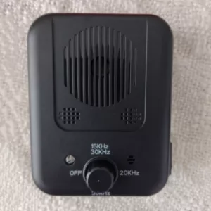 Dispozitiv ultrasonic pentru oprirea lătratului câinilor primit de la clientul P***r