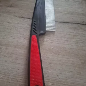 Pieptene pentru eliminarea puricilor și perie pentru căderea părului primit de la clientul C***c.