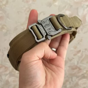 Guler tactică pentru câini cu cataramă metalică primit de la clientul J***e.