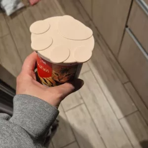 Set capac din silicon pentru conserve de hrană pentru câini și lingură primit de la clientul S***b.